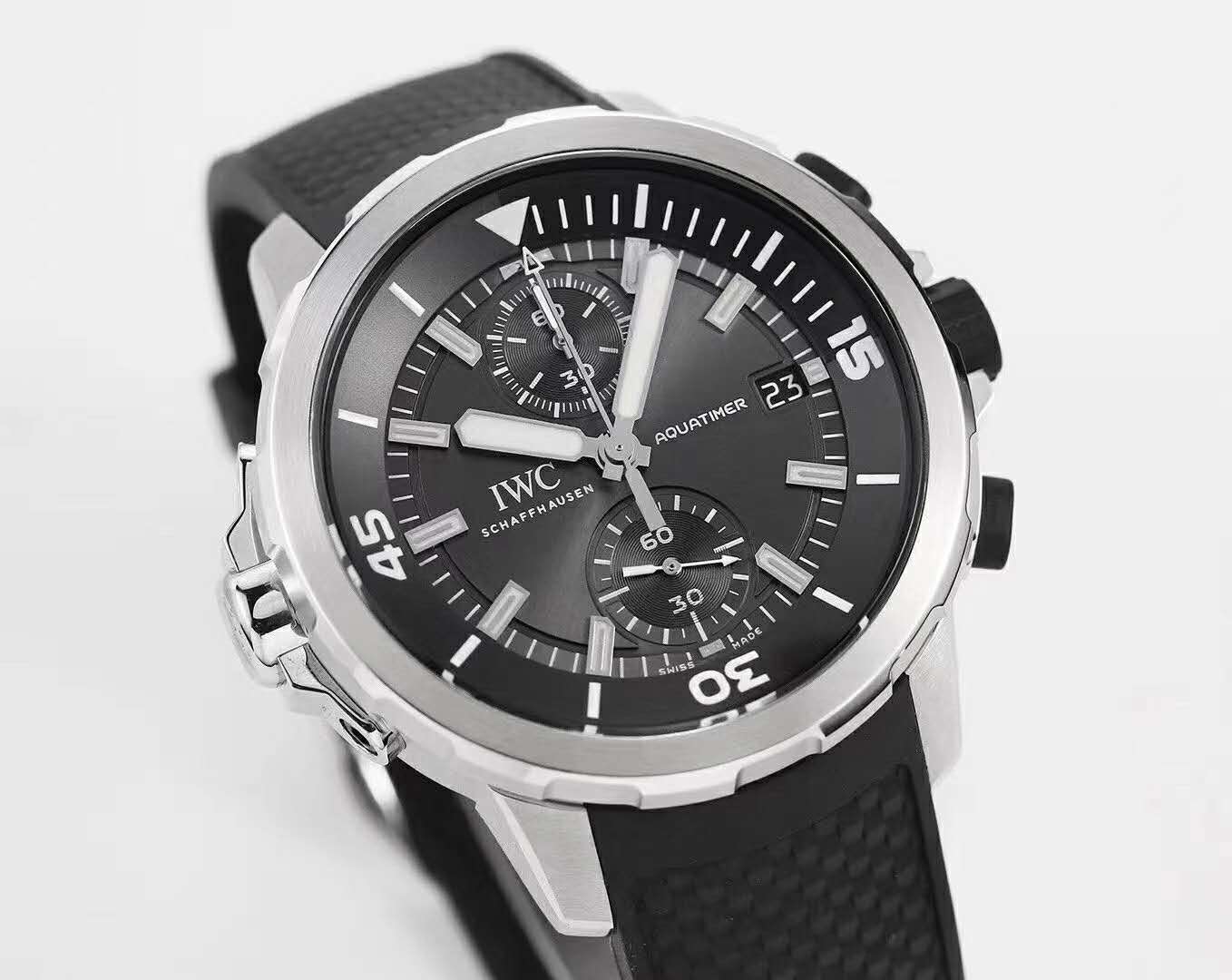 Aquatimer Chronograph Edition IW379506 “Sharks”