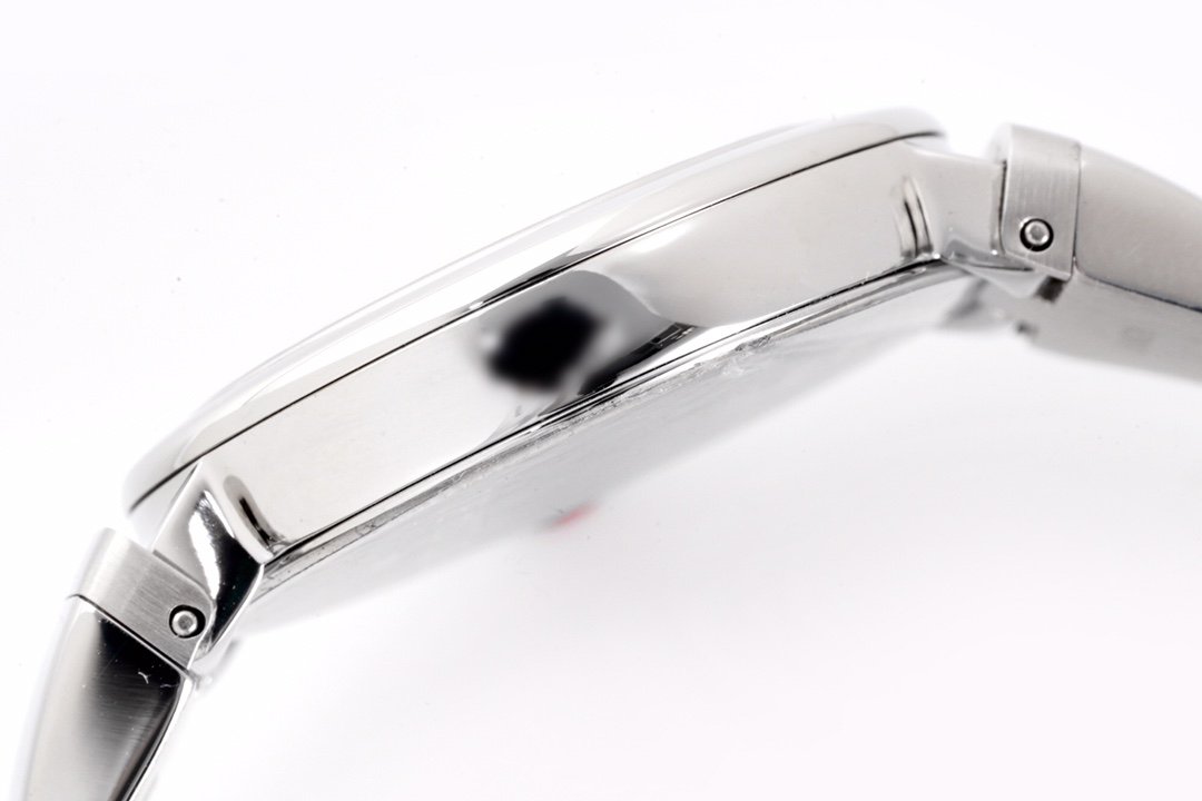 Lvcea Black Dial in Steel