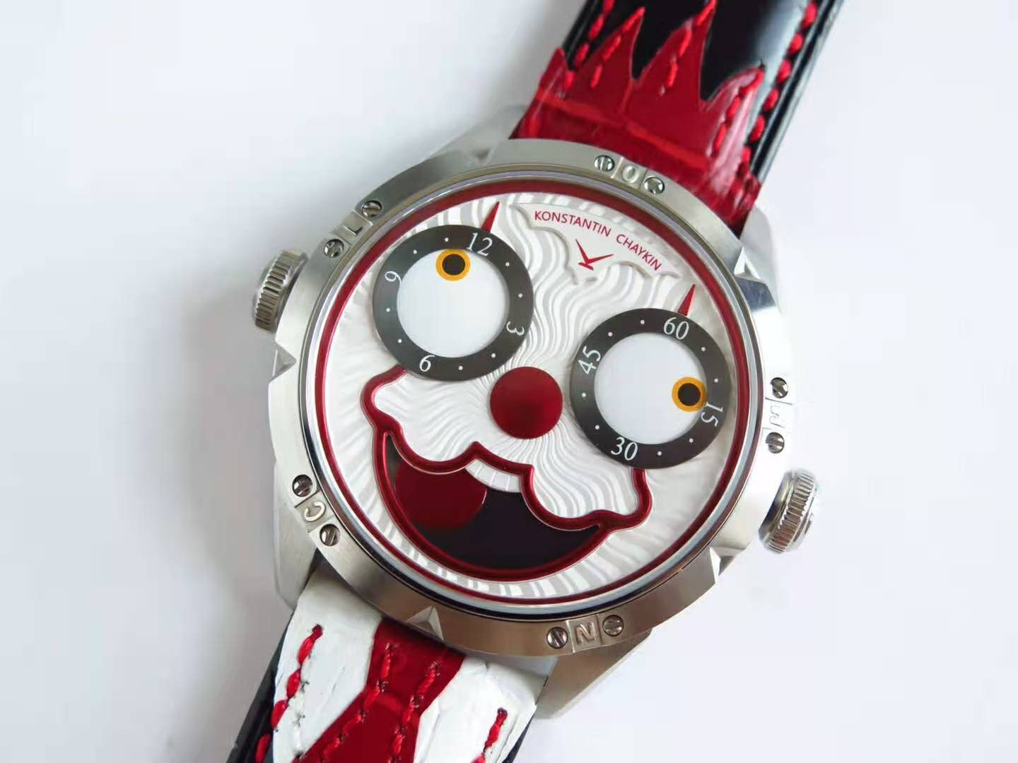 Wristmons Crown with Tie