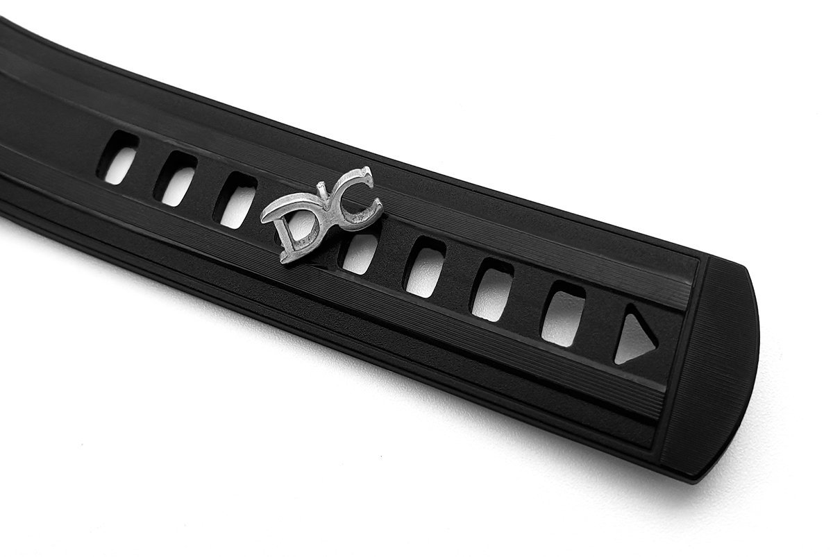 Seamaster Diver 300M Co-Axial Master Chronometer White Dial on Black Rubber Strap