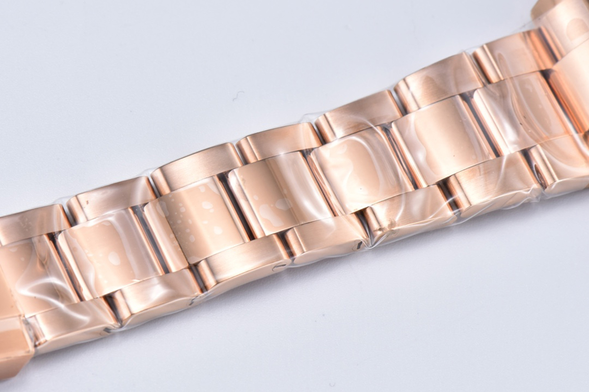 Daytona 116505 Silver Dial in Everose Gold